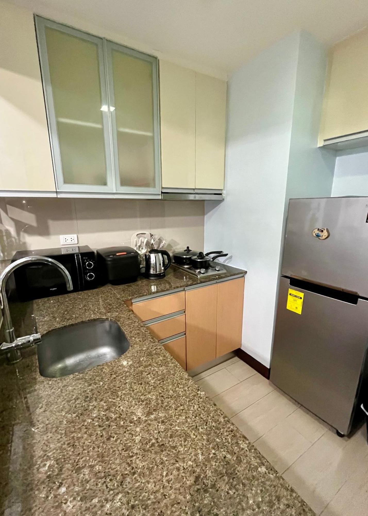 Greenbelt Hamilton Tower 1 Makati City Ngoại thất bức ảnh